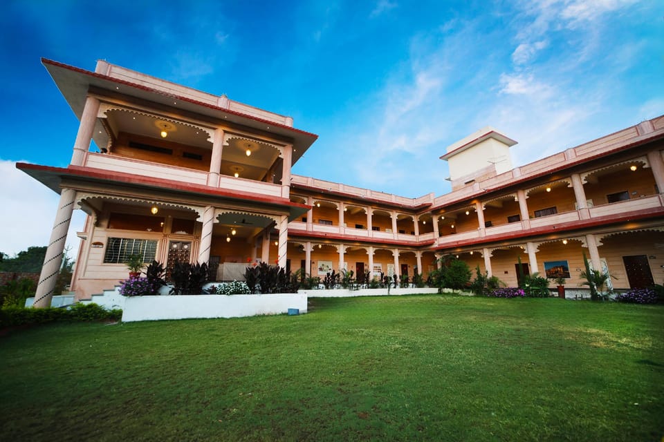Jai niwas Palace Hotel in Rajasthan