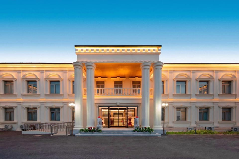 Beijing Guyue Tangquan Resort Hotel in Beijing