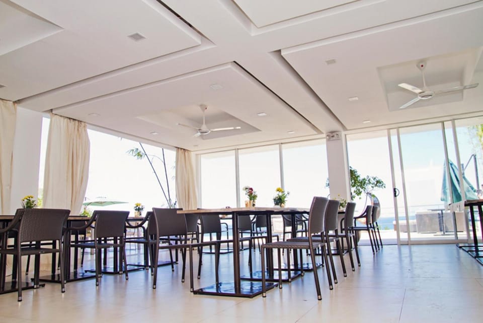 Ocean Suites Bohol Boutique Hotel Hotel in Tagbilaran City
