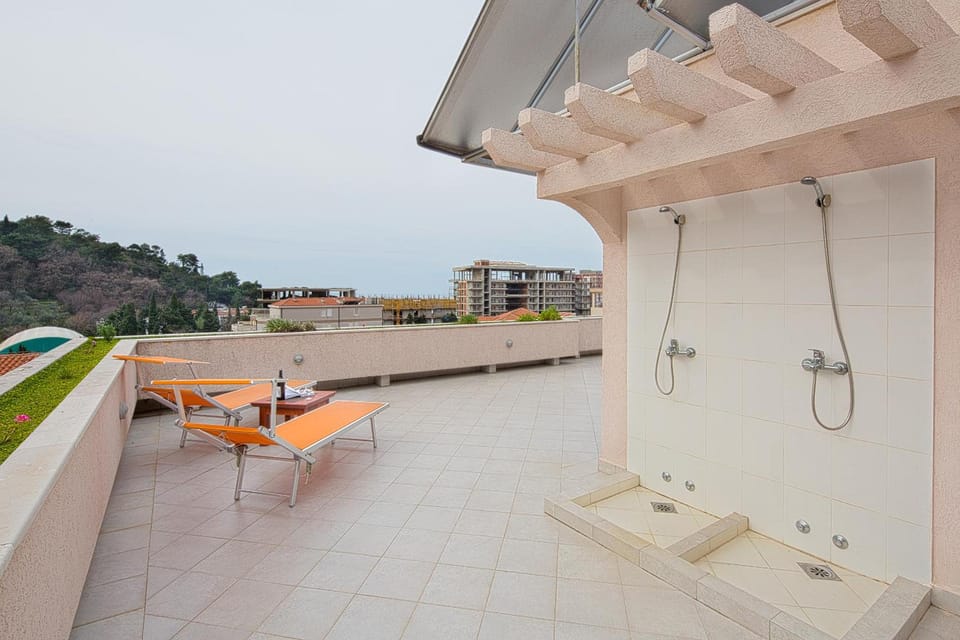 Petrovac Holiday Apartments Hotel in Budva Municipality