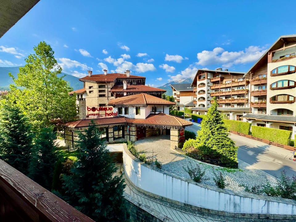 Todorini Kuli Apartments Hotel in Bansko