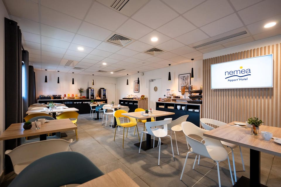 Nemea Appart Hotel Europe Velizy Villacoublay Apartment hotel in Île-de-France
