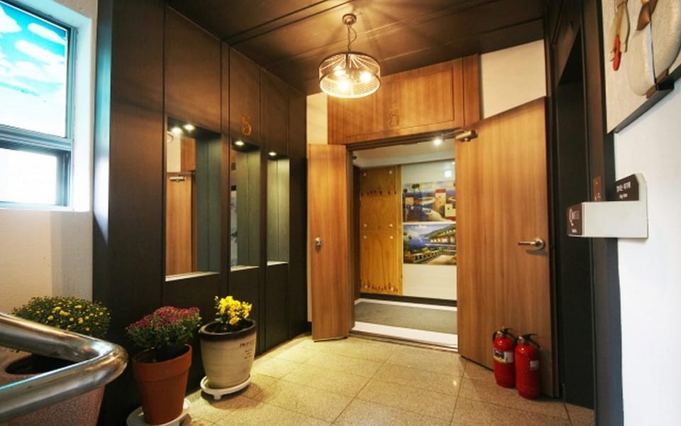 Geojedo Gohyeon Q Motel in South Korea