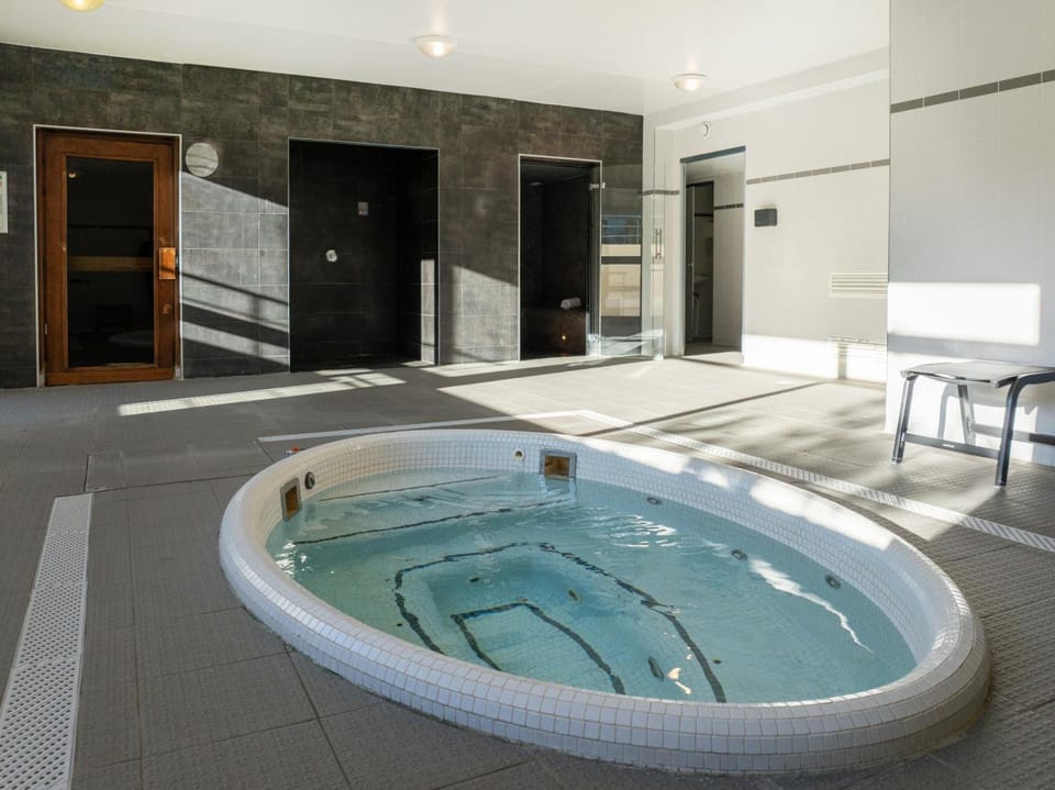 Hot tub