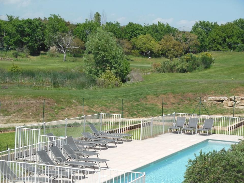 Nemea Appart'hotel Green side Biot Sophia Antipolis Apartment hotel in Villeneuve-Loubet