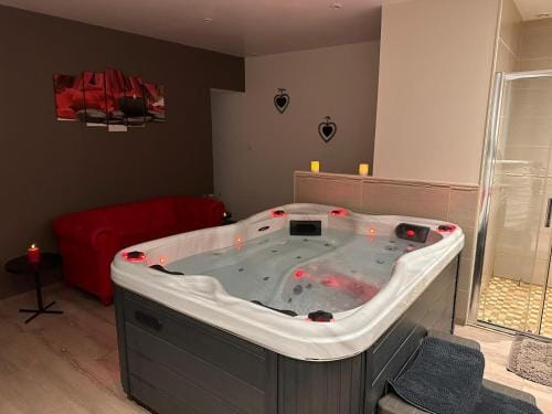 Sejour romantique, Massif central Hotel in Auvergne-Rhône-Alpes
