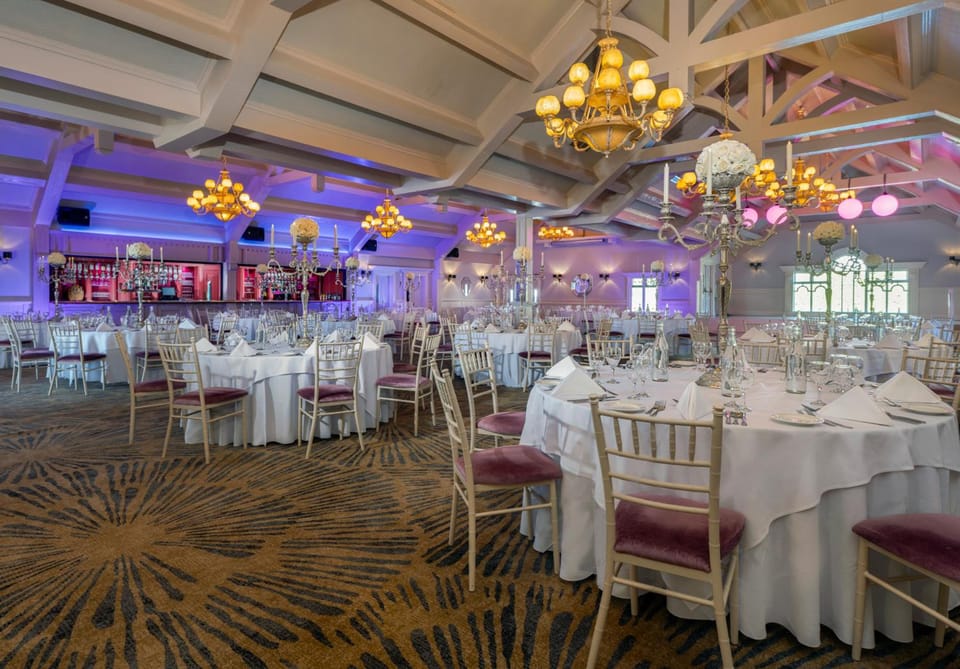 Treacys Oakwood Hotel, Shannon Hotel in Shannon
