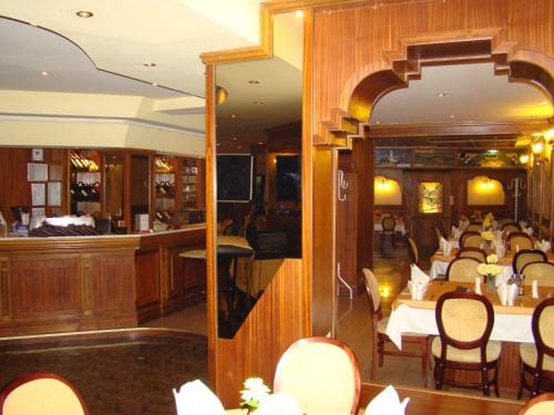 Хотел-ресторант Астория Hotel in Pazardzhik