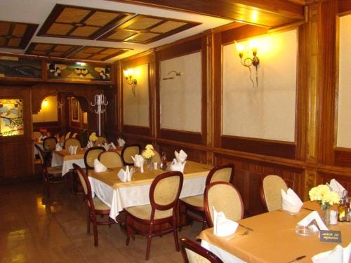 Хотел-ресторант Астория Hotel in Pazardzhik