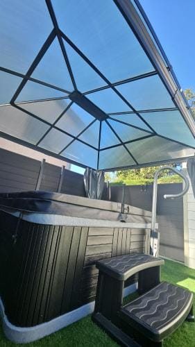 hebergement privee Jaccuzzi en supplement Hotel in Auvergne-Rhône-Alpes