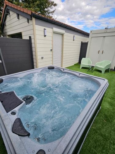 hebergement privee Jaccuzzi en supplement Hotel in Auvergne-Rhône-Alpes