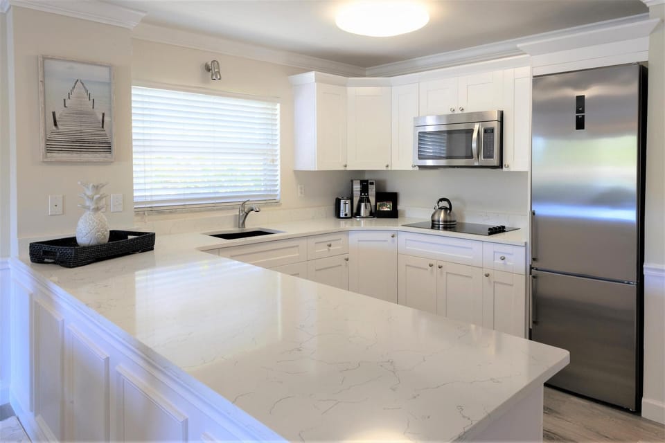Dolphin Cove Apartment hotel in Freeport