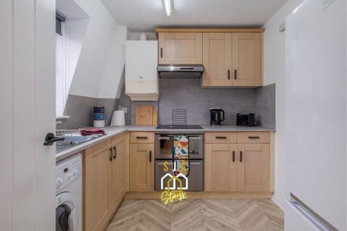 Hardgate Hideaway - SJA Stays - 2 Bed Apartment Hotel in Aberdeen
