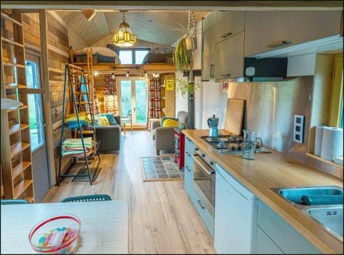 Tiny House Les Jours Heureux Sejour nature pres de Dinant et des Lacs de l Eau d Heure Lodge in Wallonia, Belgium