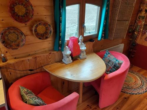 La roulotte de Mouni Lodge in Wallonia, Belgium