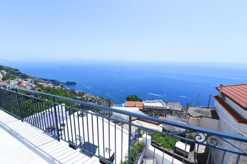 Blue View Luxury Rooms Hotel in Furore