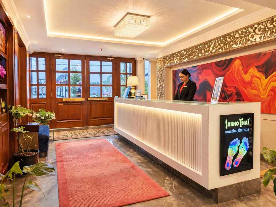 Hotel Lake View Kashmir  Hotel in India