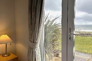No.2 The Links Apartment, Brora Hotel in Scotland