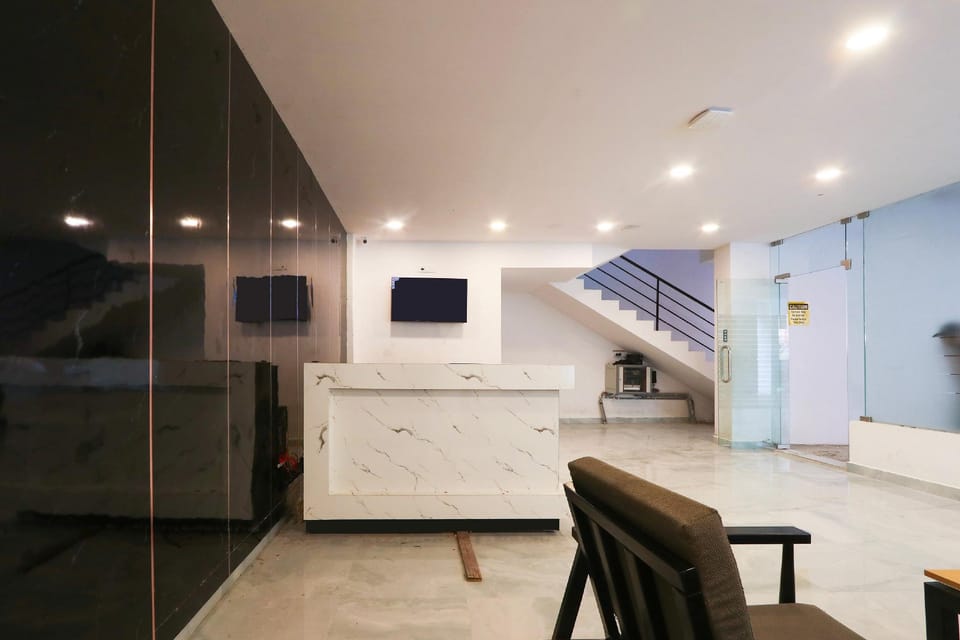Super Townhouse RCC Marvel Hotel in Hyderabad