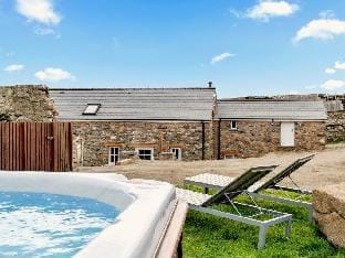 Awel y Môr - 3 Bedroom Cottage - Whitesands Hotel in Saint Davids