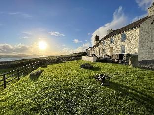 Upper Porthmawr - 5 Bedroom Cottage - Whitesands Hotel in Saint Davids