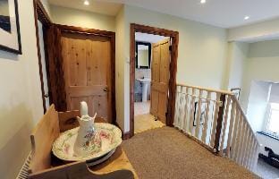 Upper Porthmawr - 5 Bedroom Cottage - Whitesands Hotel in Saint Davids