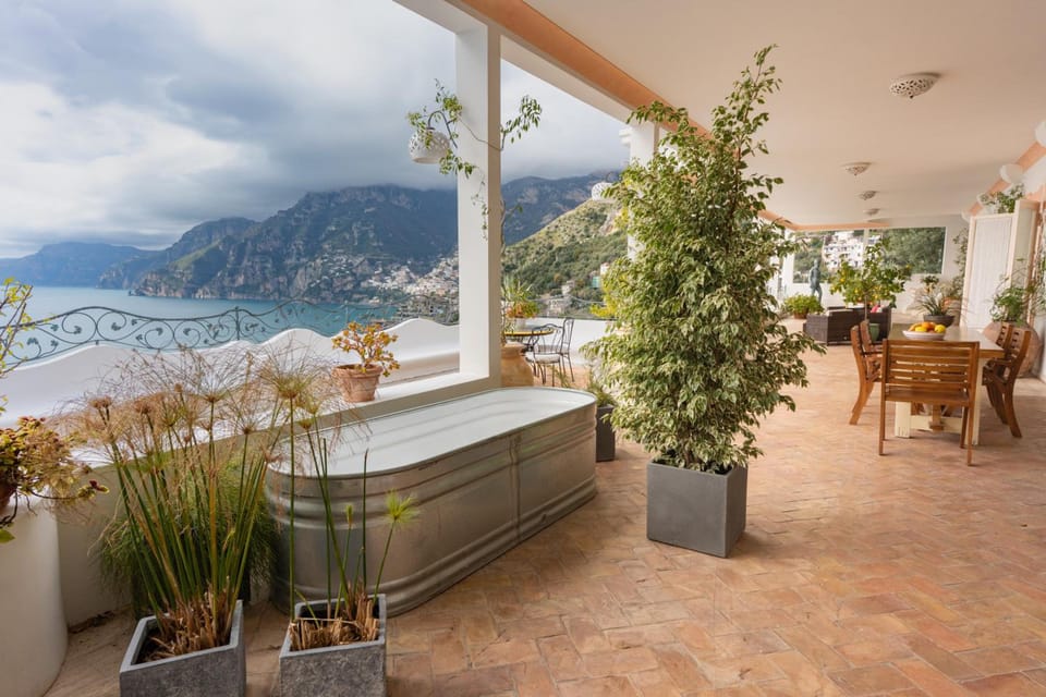 Villa Santa Chiara Positano Suites Hotel in Agerola