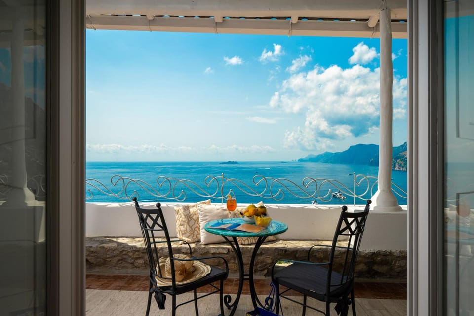 Villa Santa Chiara Positano Suites Hotel in Agerola