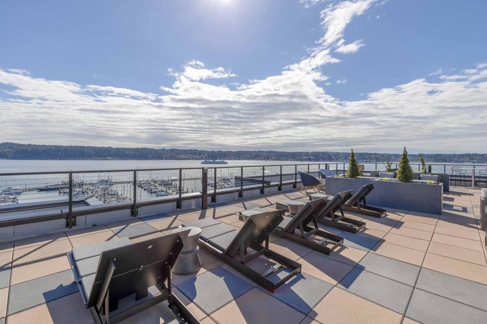 Marina Square Suites Hotel in Bremerton