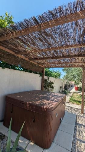 Chambre L a Tavel Hotel in Rochefort-du-Gard