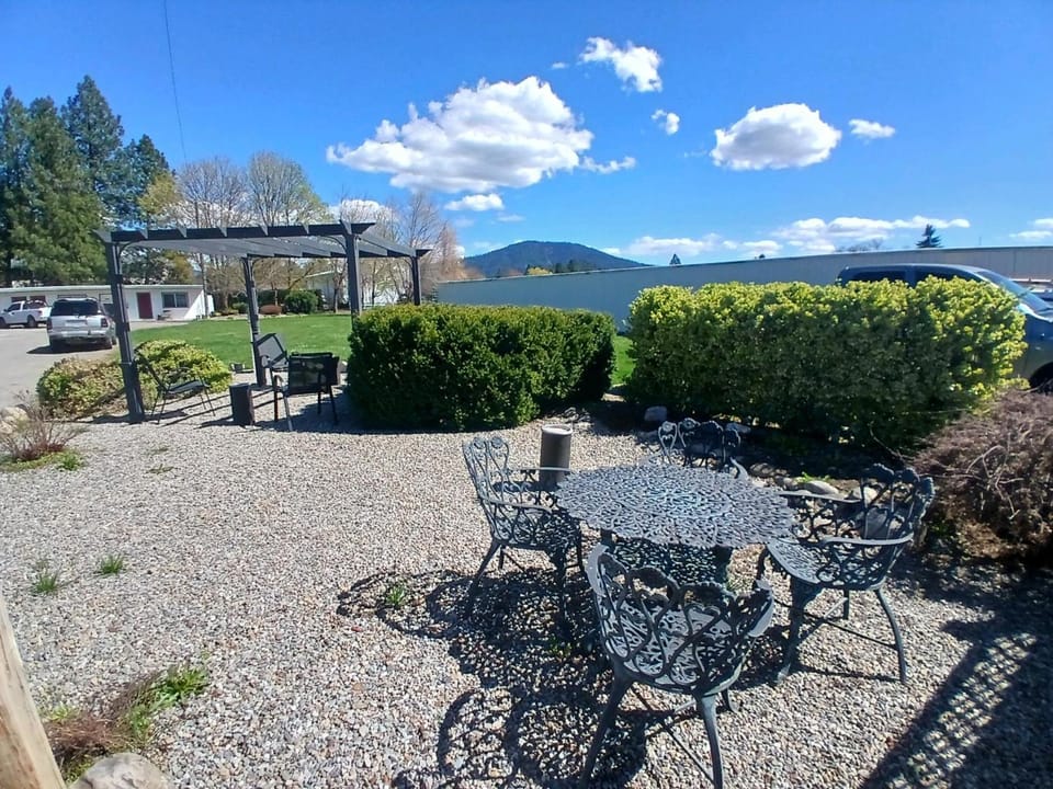Silver Lakes Inn Hotel in Hayden