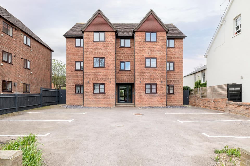 City Stay Apartments - Geldonia Court  Apartment hotel in Bedford
