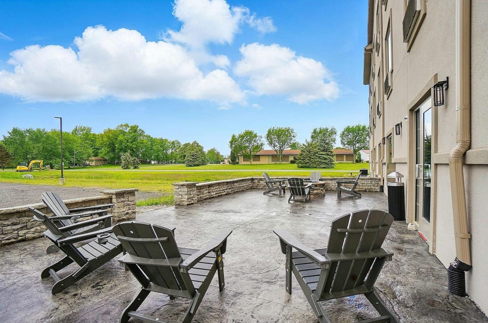 Cobblestone Hotel & Suites - Russells Point at Indian Lake Hotel in Russells Point