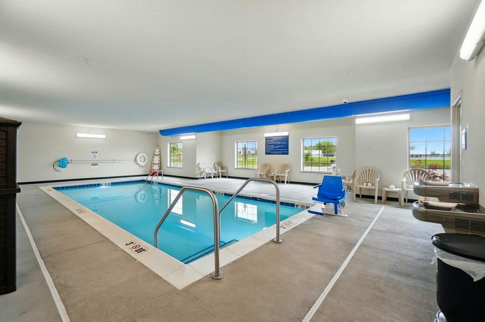 Cobblestone Hotel & Suites - Russells Point at Indian Lake Hotel in Russells Point