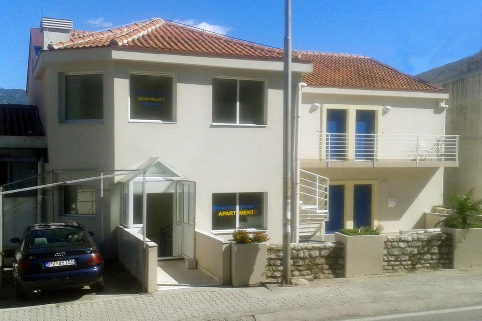 Belvedere Apartments Hotel in Budva