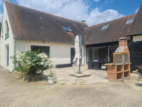La villa des Roses - Chambre au calme et une chambre supplementaire a partir de la 3eme personne Hotel in Île-de-France