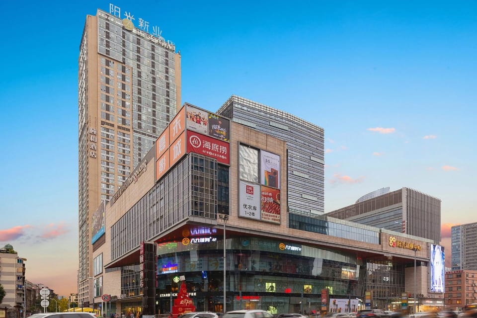 Uvis Holiday Apartments Hotel in Chengdu