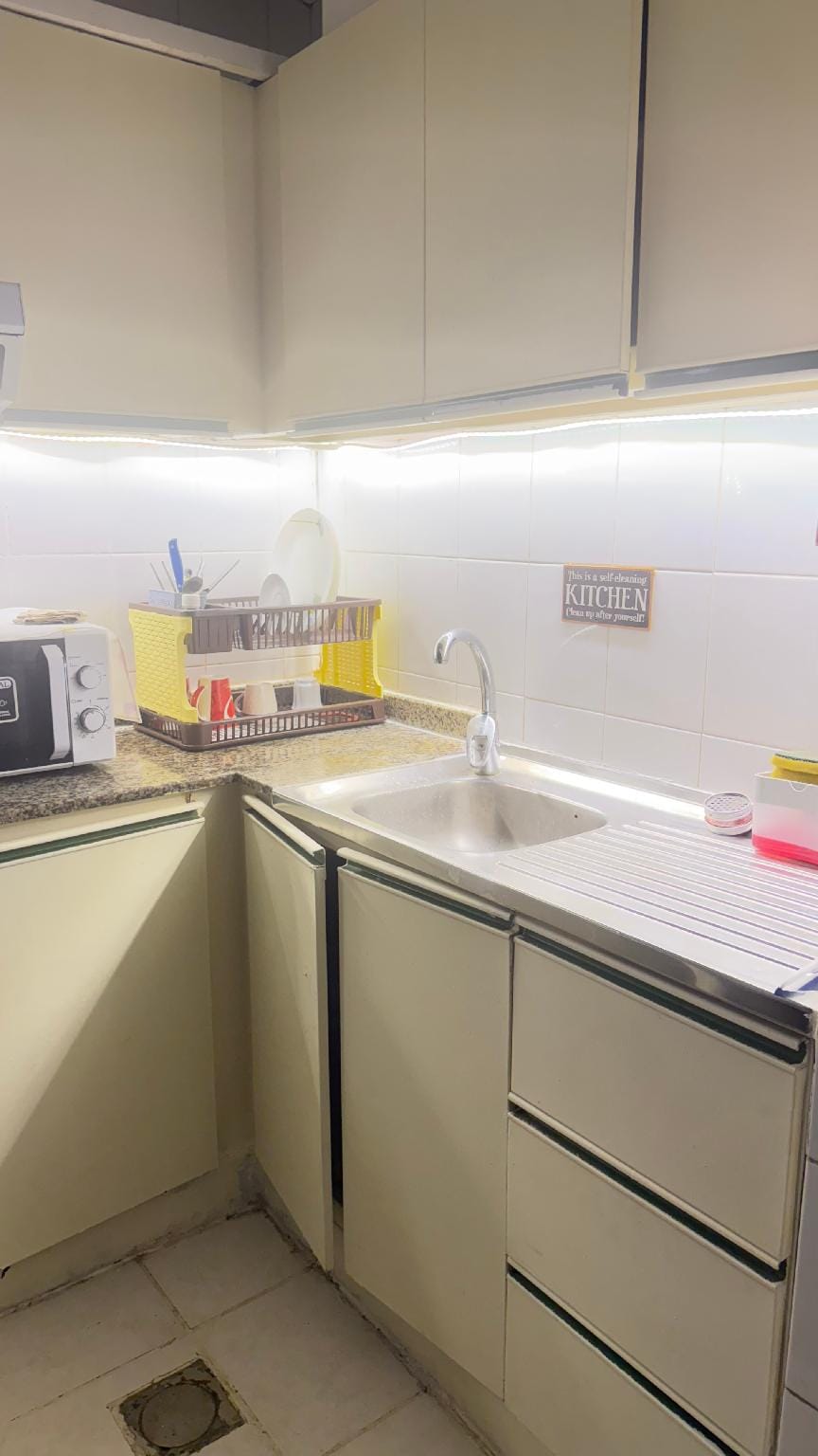 Rovers Boys Hostel Dubai Near Gold Souq Metro Hostel in Dubai