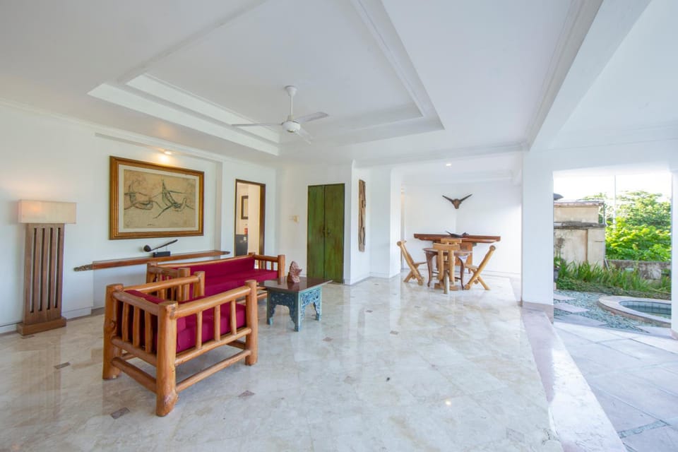 Alam Puri Art Museum and Villas Hotel in Sukawati