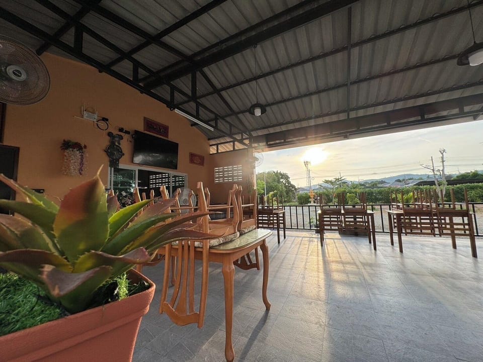 Patcharee Rerort Resort in Chalong