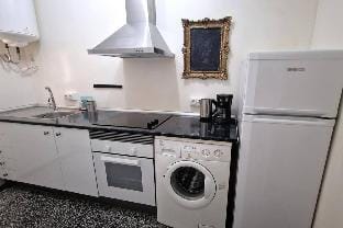 Urban escape/ 2BR spanish style Hotel in Fuengirola