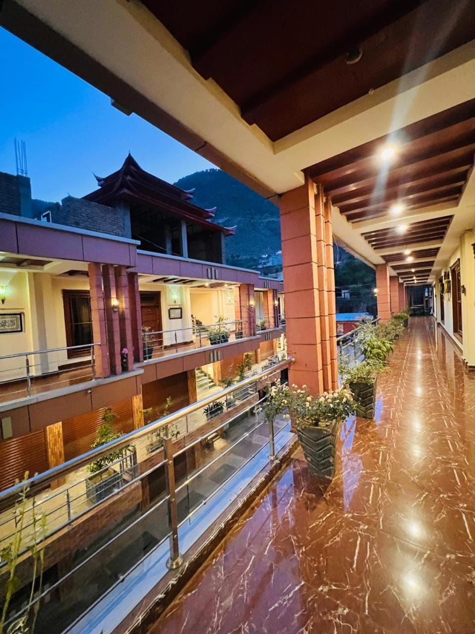 Al Yaseen Hotel Bahrain Hotel in Pakistan