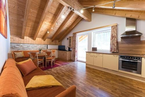 Apart Garni Astrada Hotel in Canton of Grisons