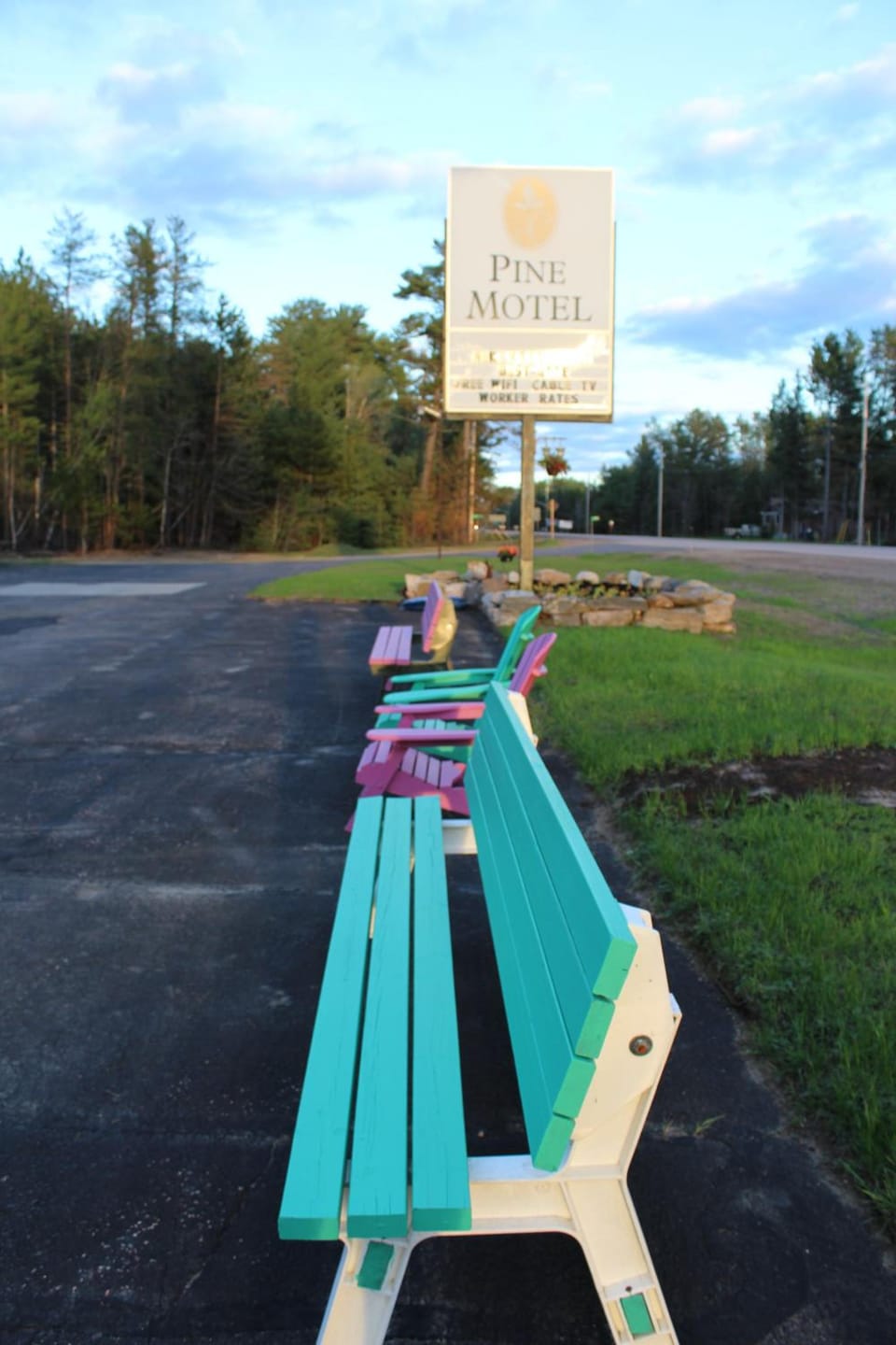 Pine Motel Motel in Ontario