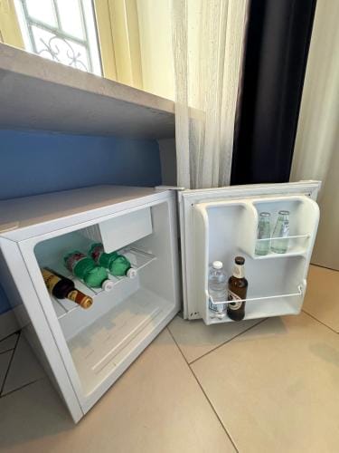 Neapolis Guest House Hotel in Naples