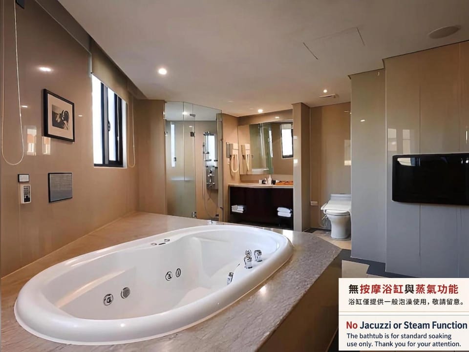 Via Hotel Breeze Hotel in Taipei City