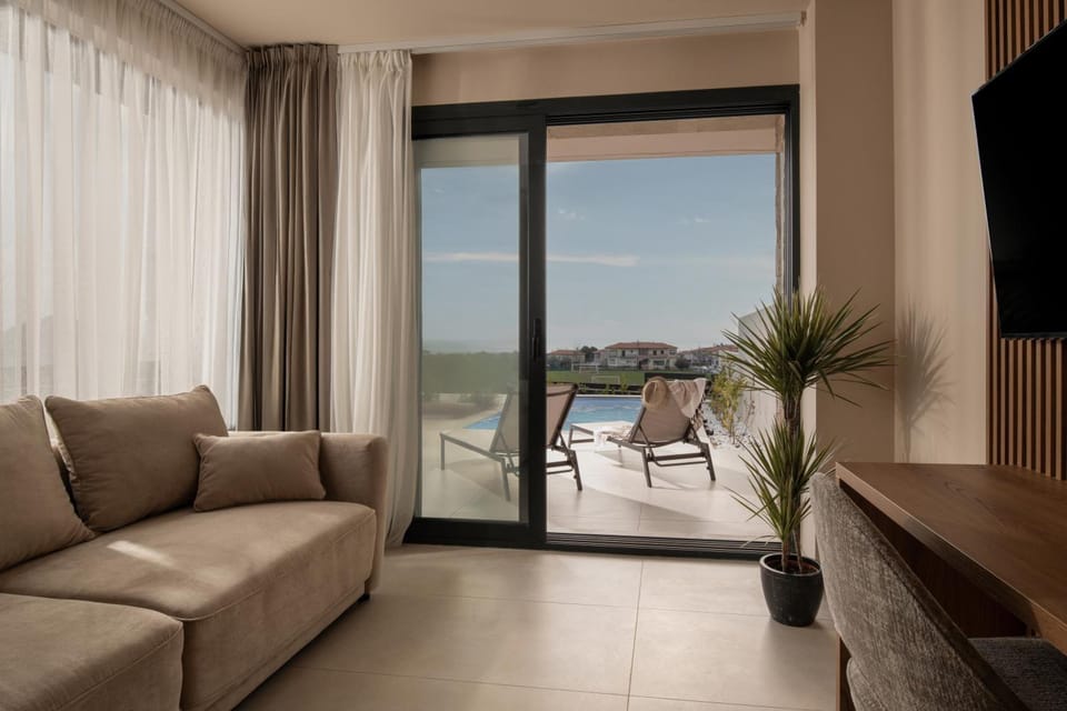 Anore Luxury Suites Hotel in Nikiti
