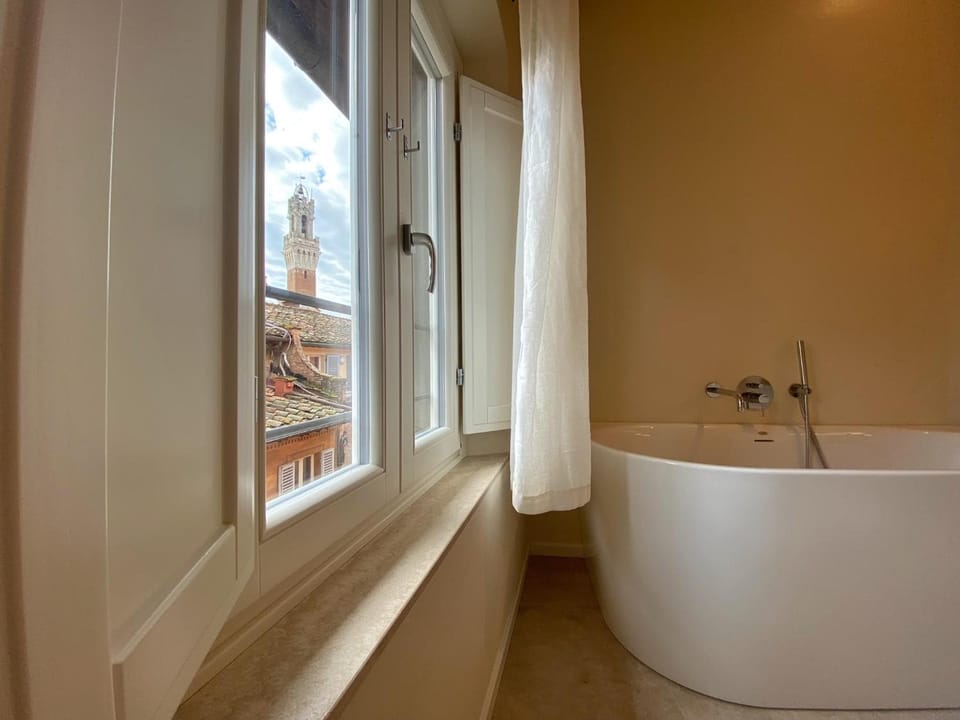 AmiRooms Affittacamere Hotel in Siena