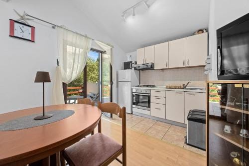 Anamar Apartments & Rooms Hotel in Supetarska Draga