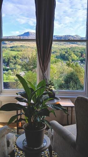 Amazing Cader views Torrent en suite Hotel in Dolgellau